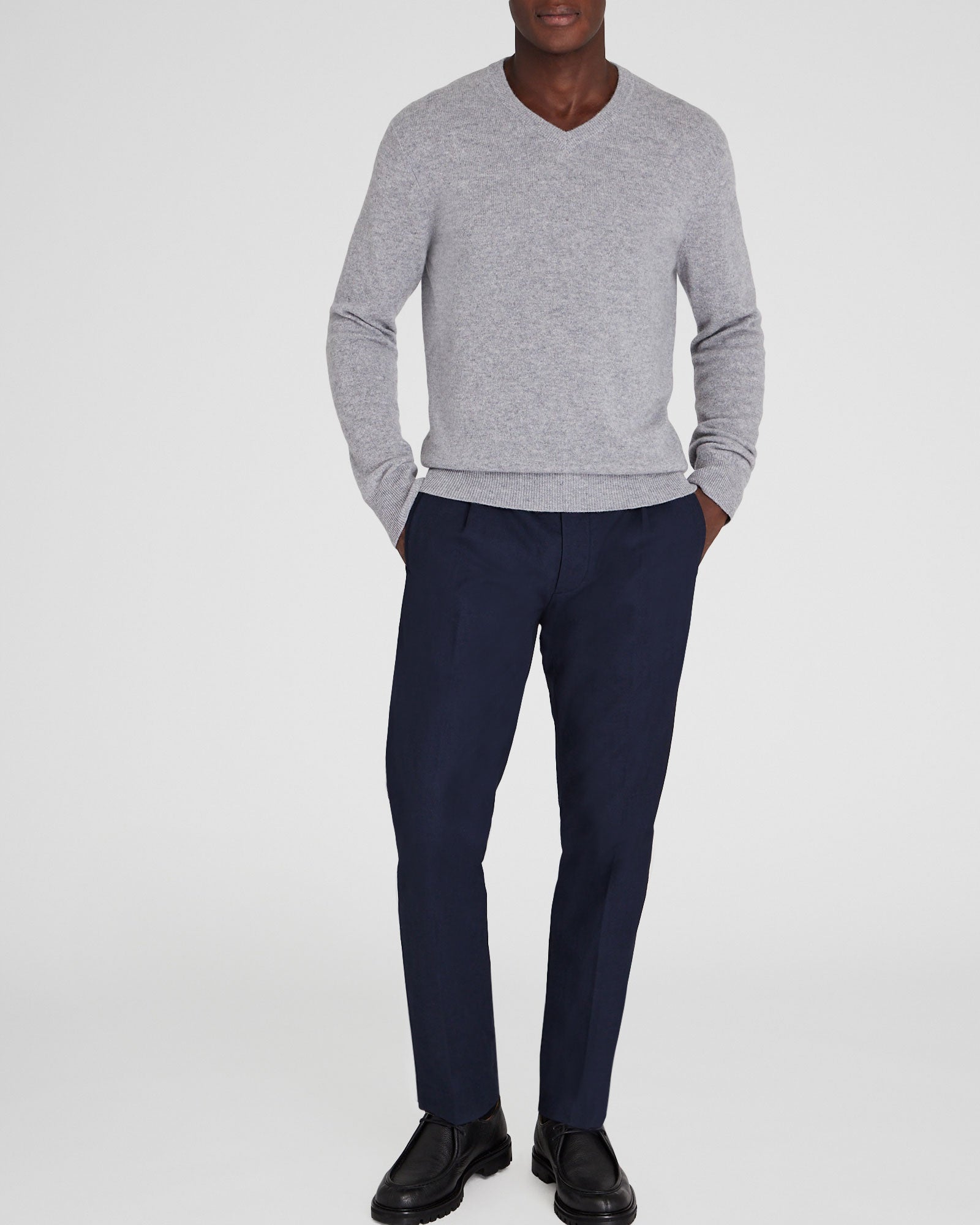 CLUB MONACO - Lightweight Cashmere V-Neck Sweater - Heather Grey