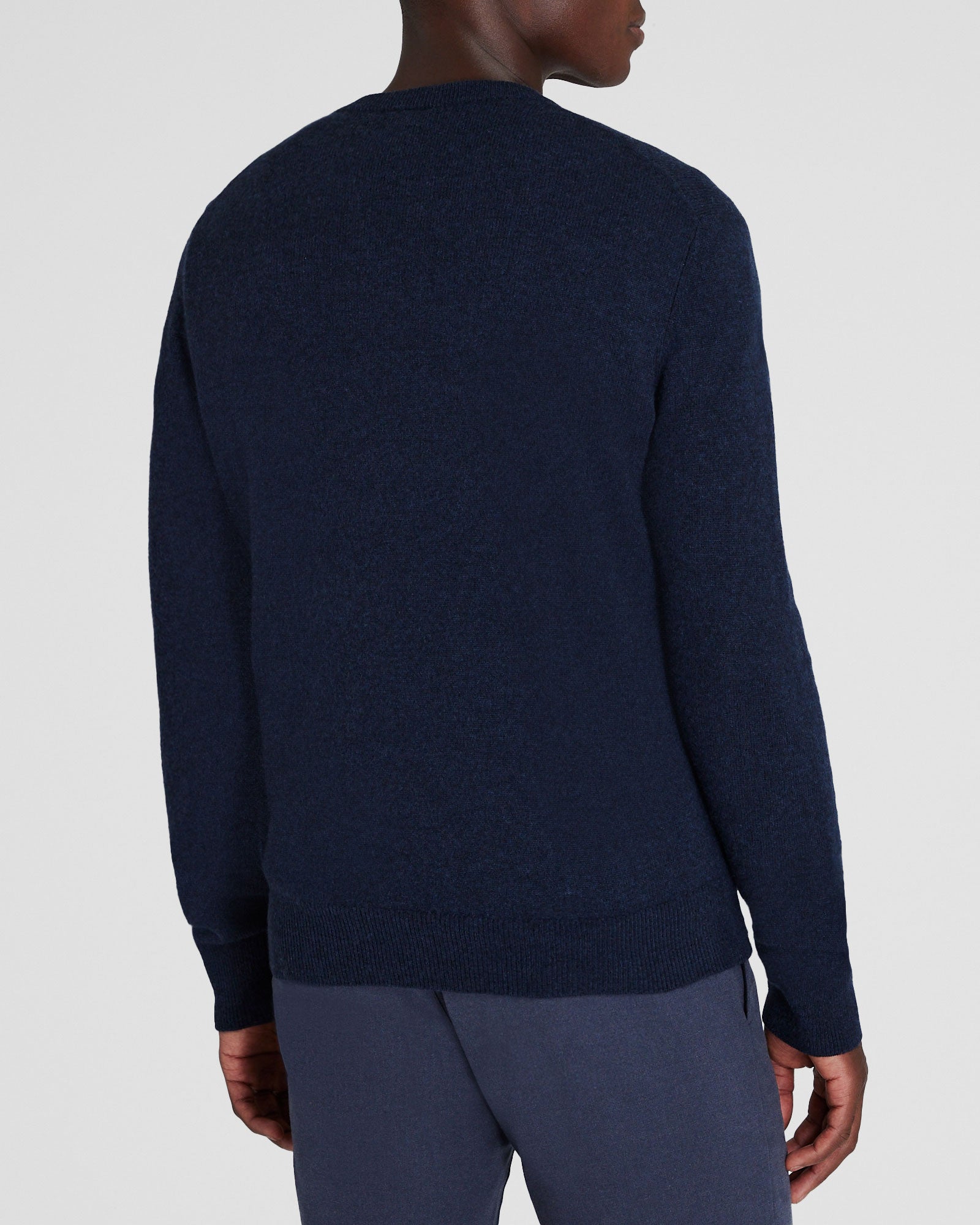 CLUB MONACO - Pull col V en cachemire léger - Marine