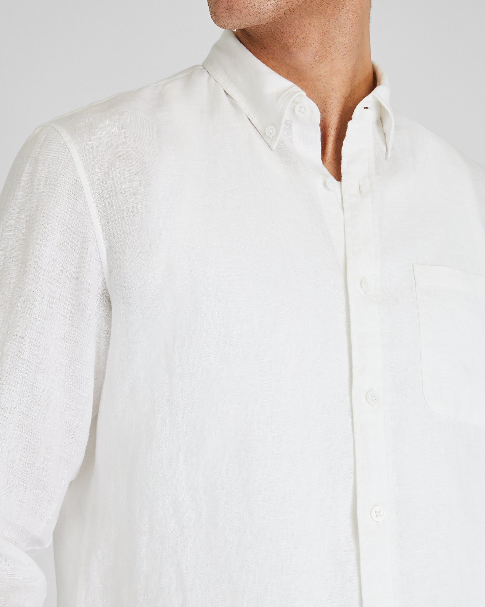 CLUB MONACO - Chemise ajustée en lin à manches longues et col boutonné - Blanc