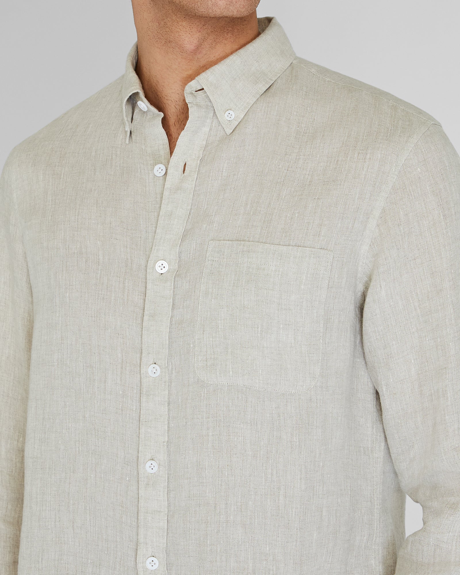 CLUB MONACO - Chemise ajustée en lin à manches longues et col boutonné - Mélange beige