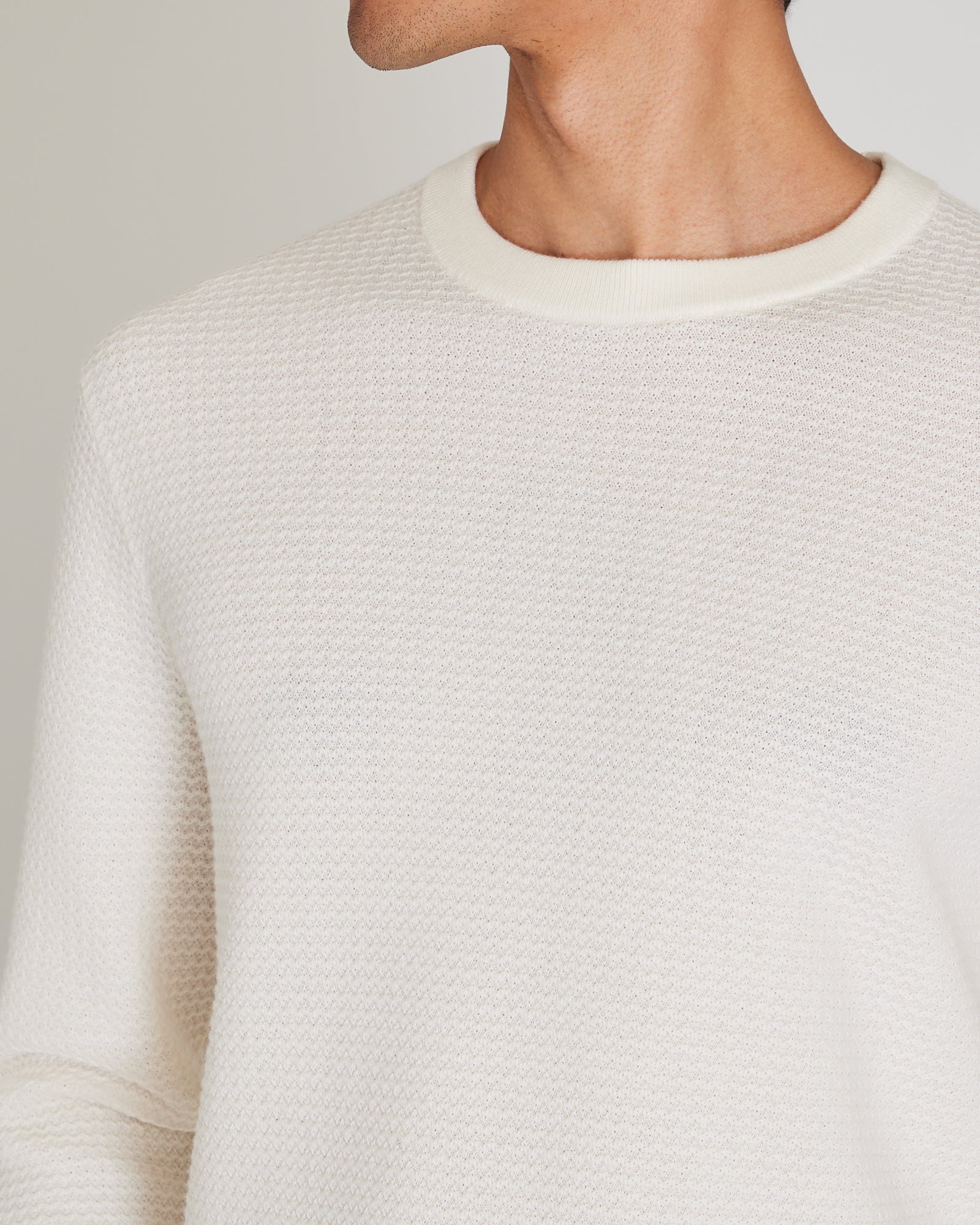 CLUB MONACO - T-shirt ras du cou texturé raffiné à manches longues - Blanc Cassé