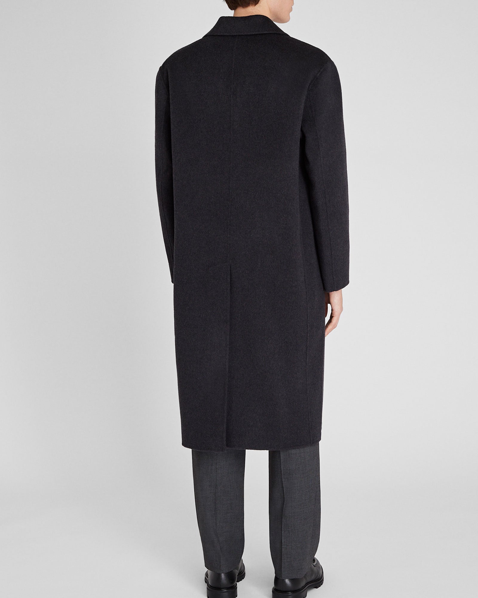 CLUB MONACO - Manteau décontracté en laine à boutonnage simple de la collection capsule - Gris foncé