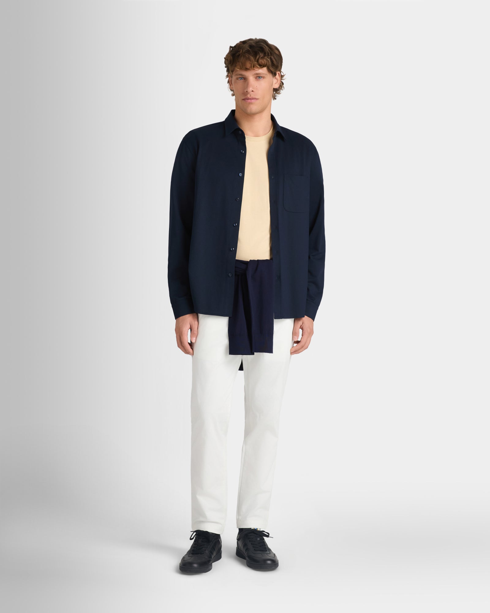 Club Monaco Corp, CA - Chino Connor - Blanc