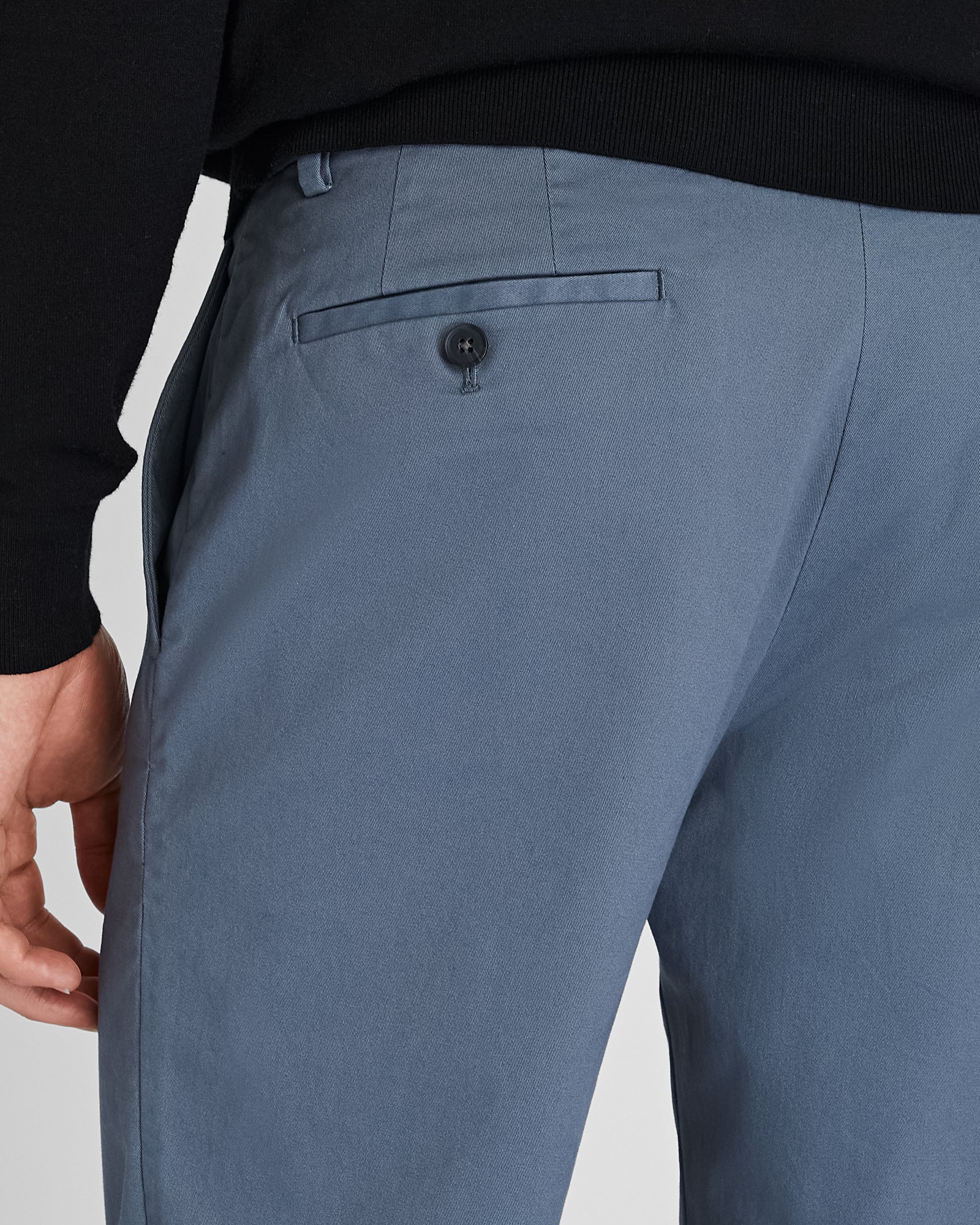 CLUB MONACO - Connor Chino - Sea Glass