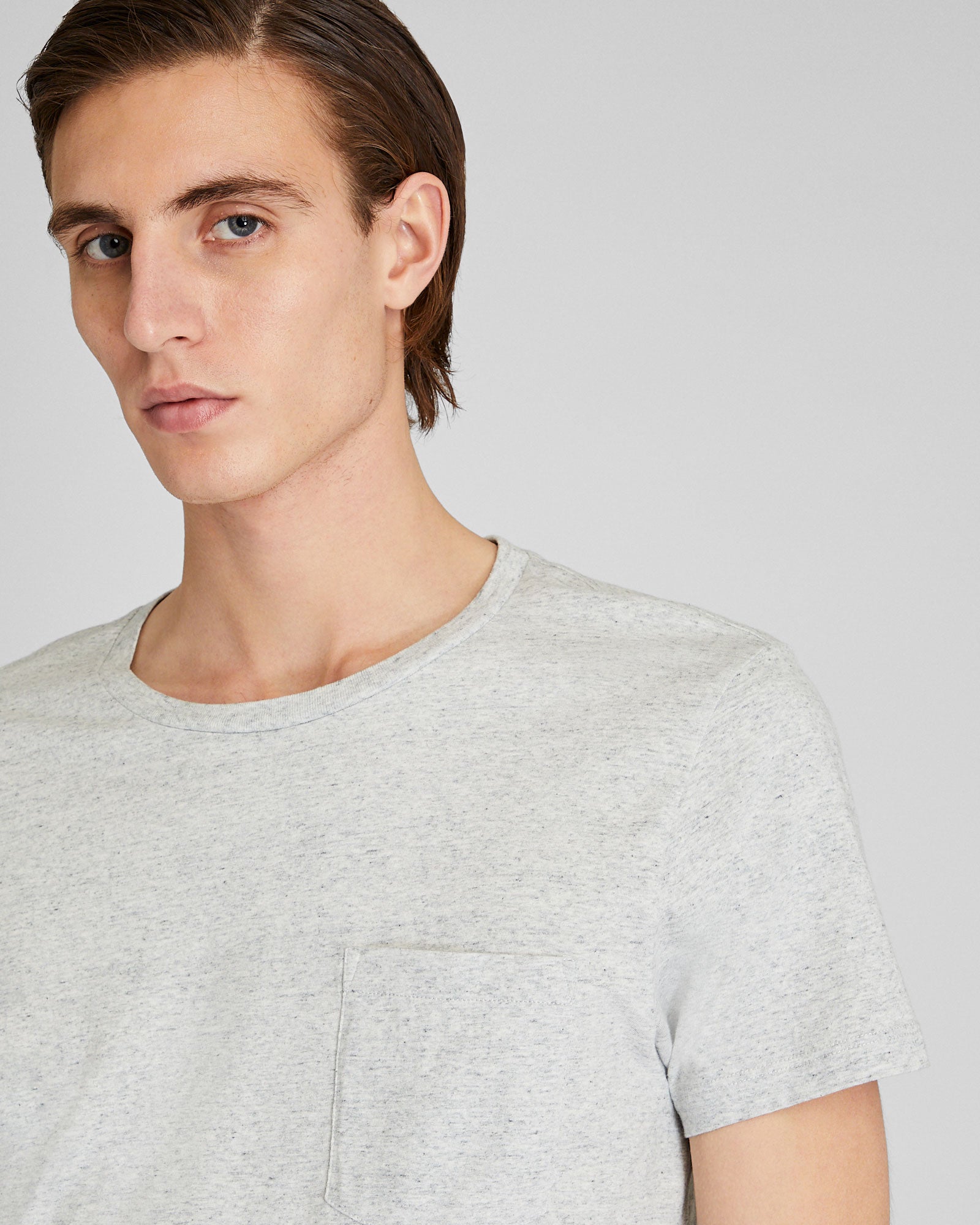 CLUB MONACO - T-shirt à poche Williams - Gris Chiné