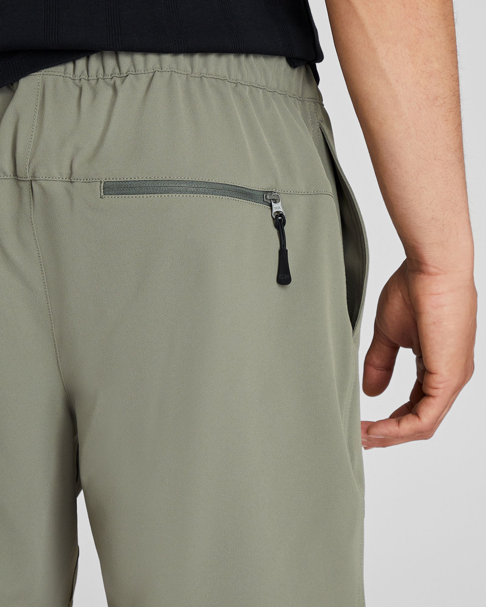 CLUB MONACO - Short de sport - Olive poussiéreuse
