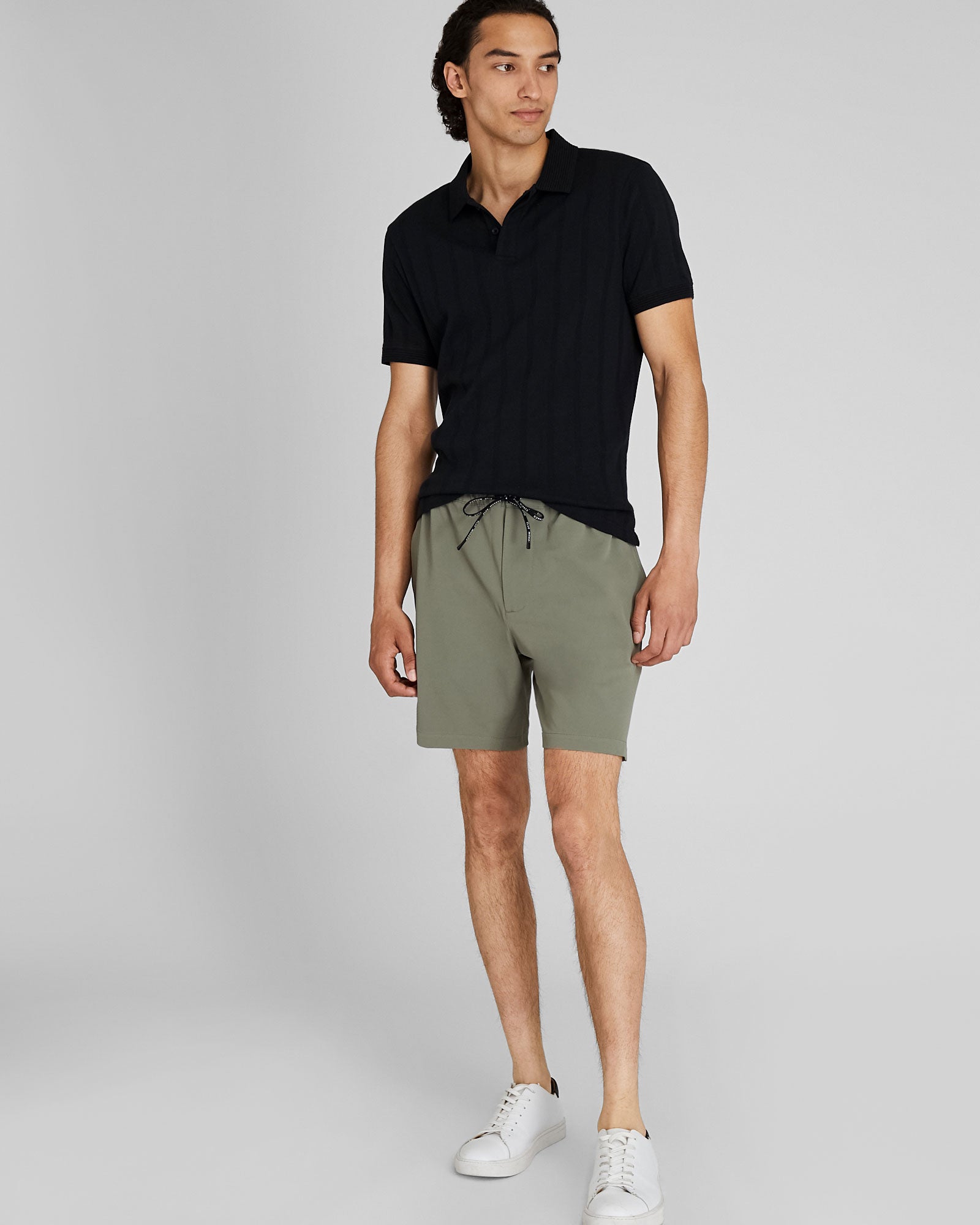 CLUB MONACO - Short de sport - Olive poussiéreuse