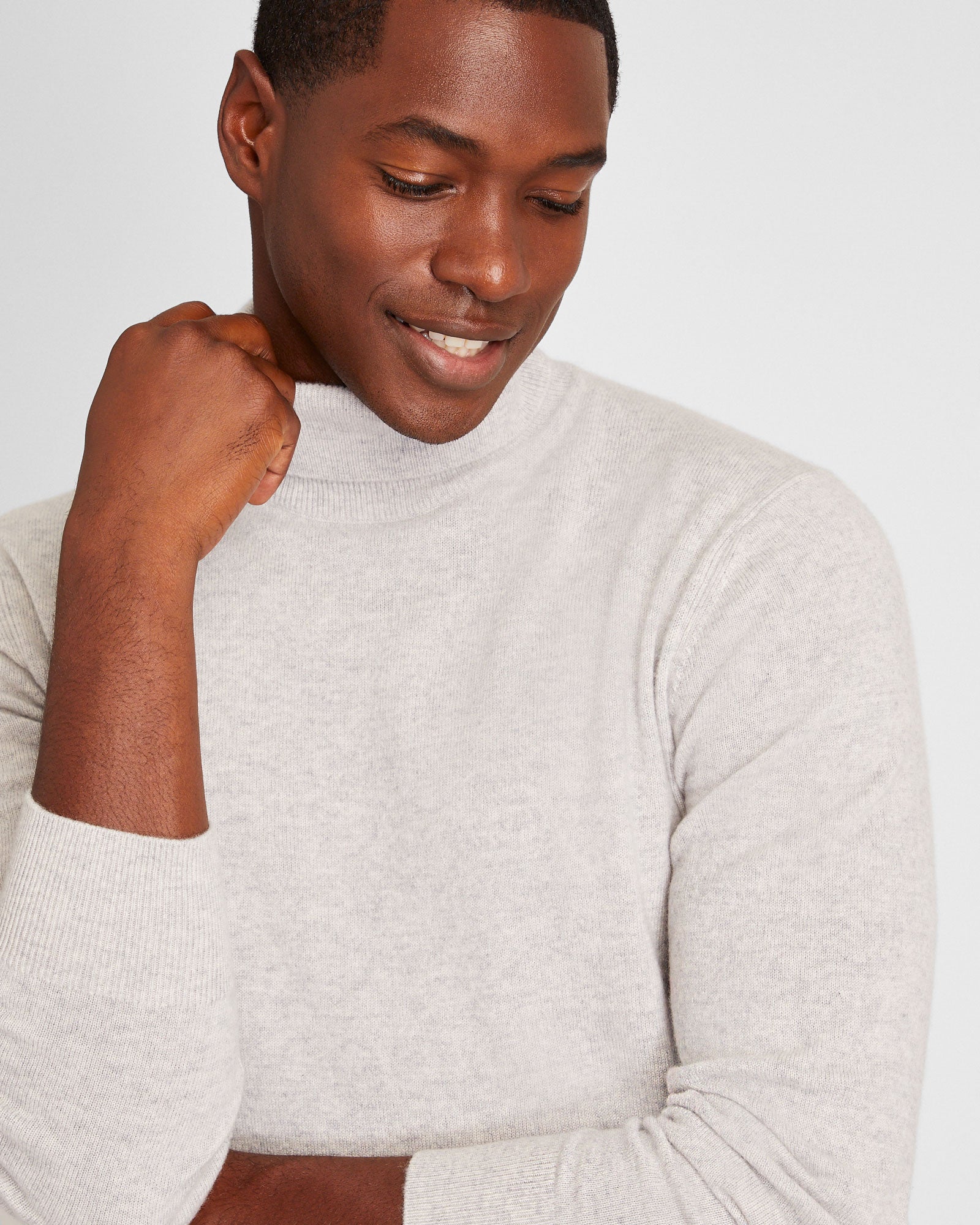 CLUB MONACO - Cashmere Turtleneck - Light Heather Grey