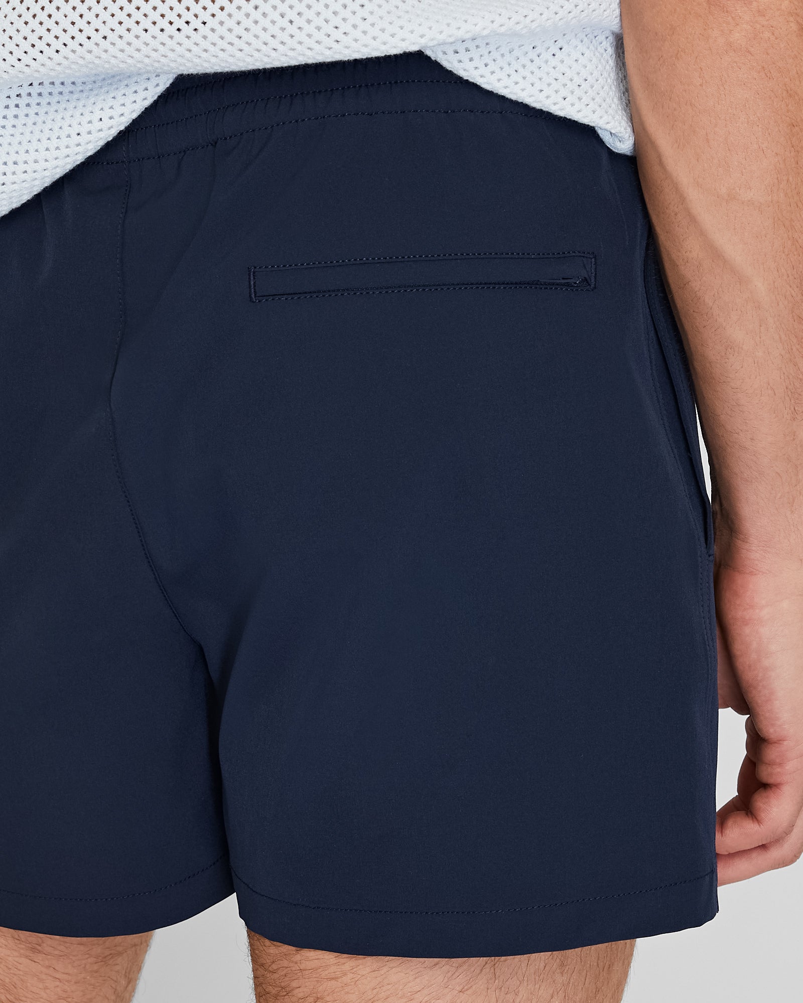 CLUB MONACO - Arlen Solid 4" Swim Trunk - Navy