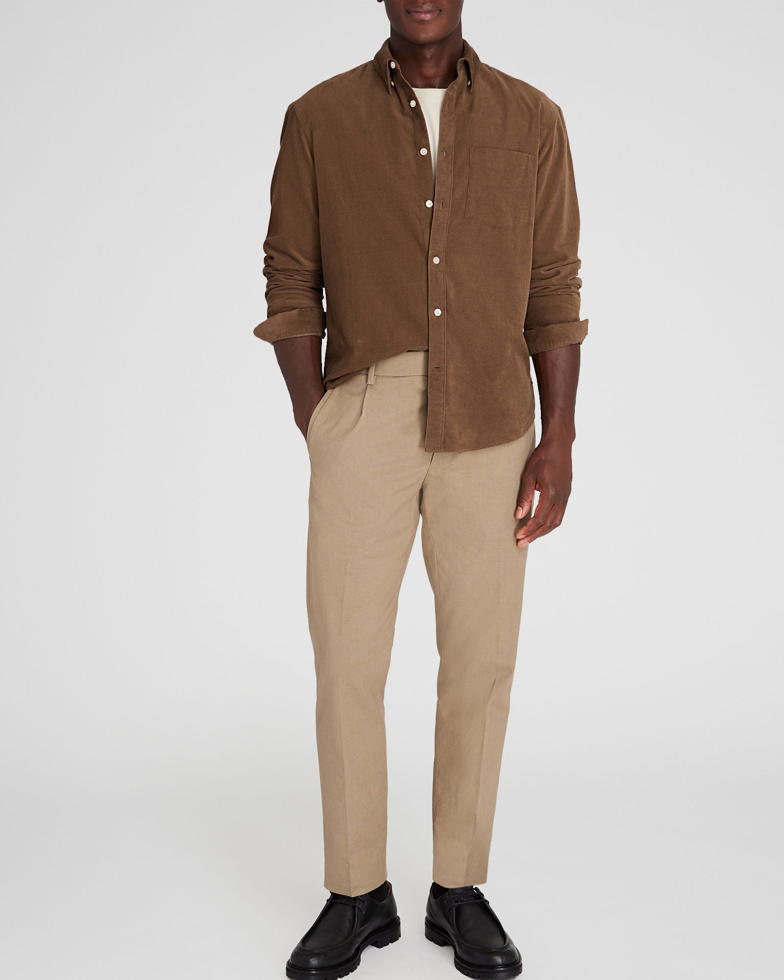CLUB MONACO - Chemise en velours côtelé - Brun moyen