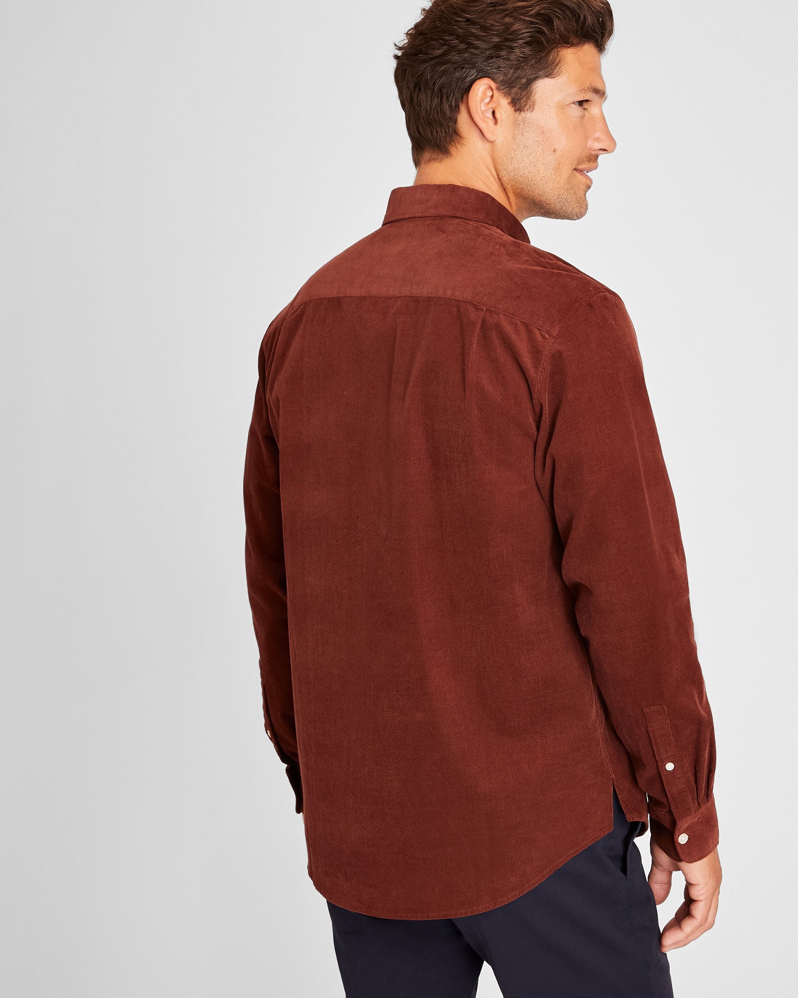 CLUB MONACO - Chemise en velours côtelé - Bourgogne
