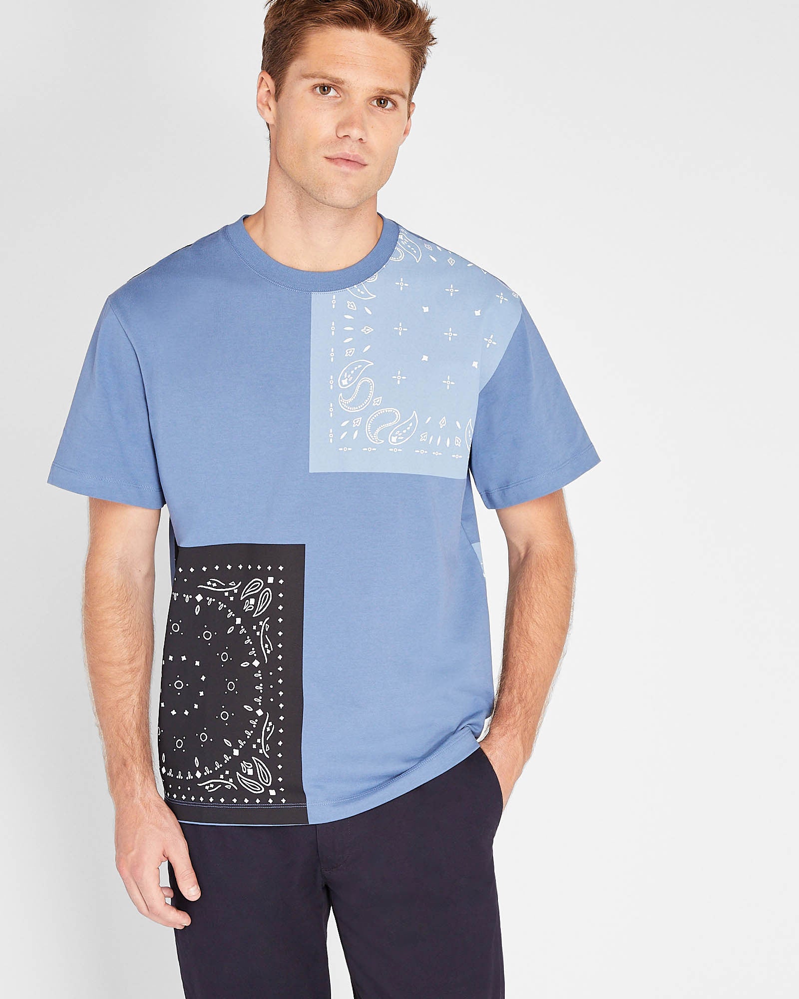 CLUB MONACO - T-shirt à imprimé mouchoir - Bleu